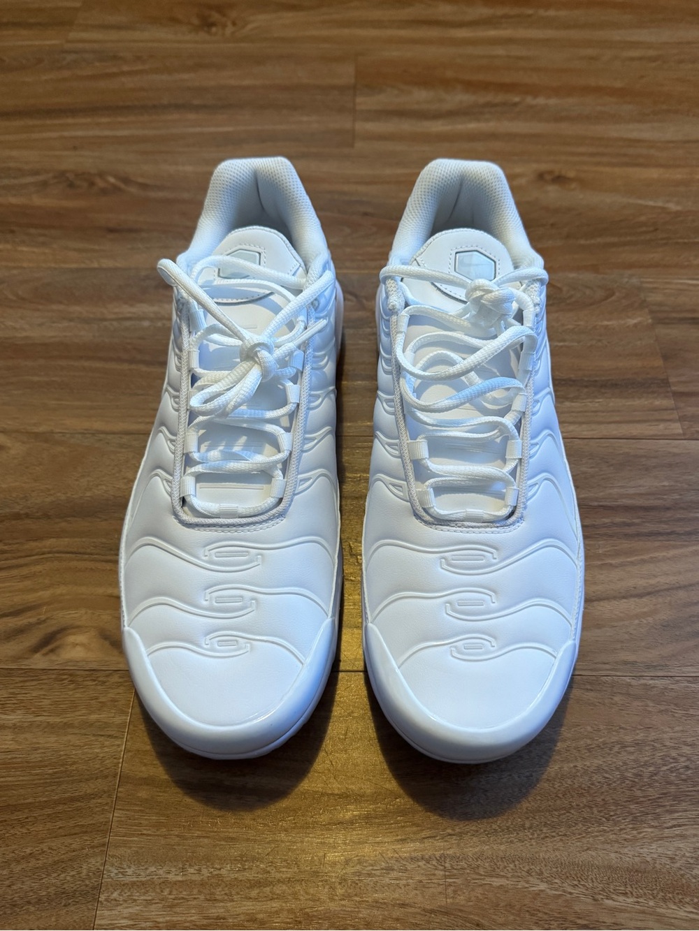Mens white NIKE Air Max Plus Sneakers